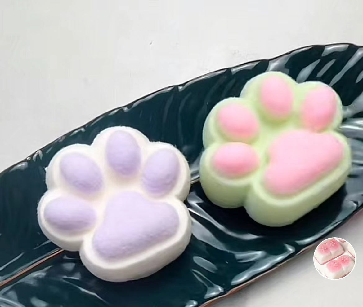 Squishy hecho a mano de pata de gato Taba