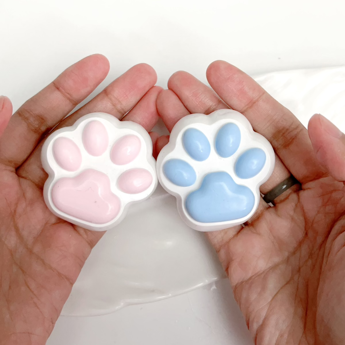 Squishy hecho a mano de pata de gato Taba