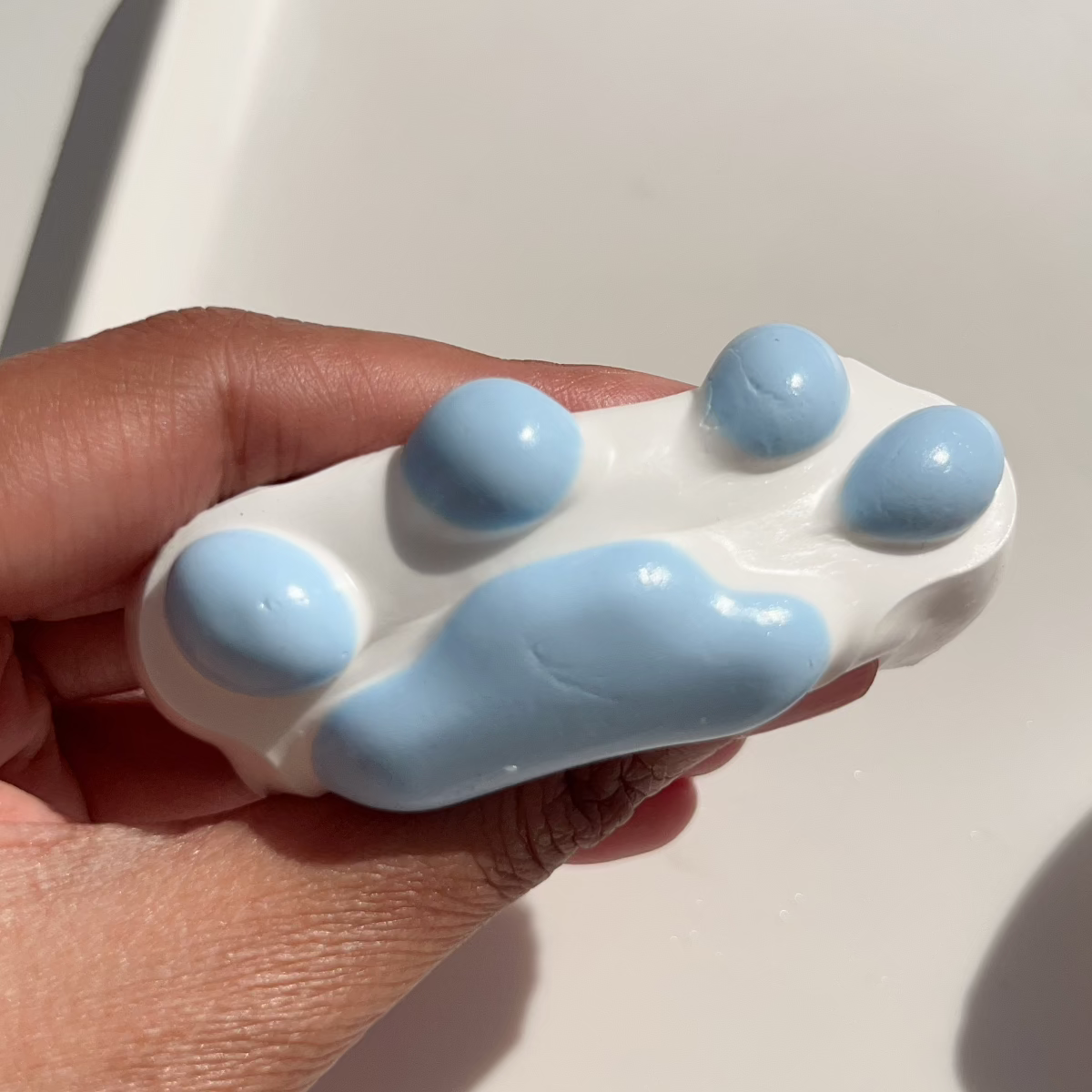 Squishy hecho a mano de pata de gato Taba